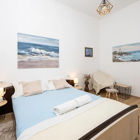 Apartment Stunning In With Kitchen Mimice