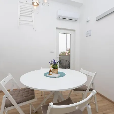 Stunning In With Kitchen